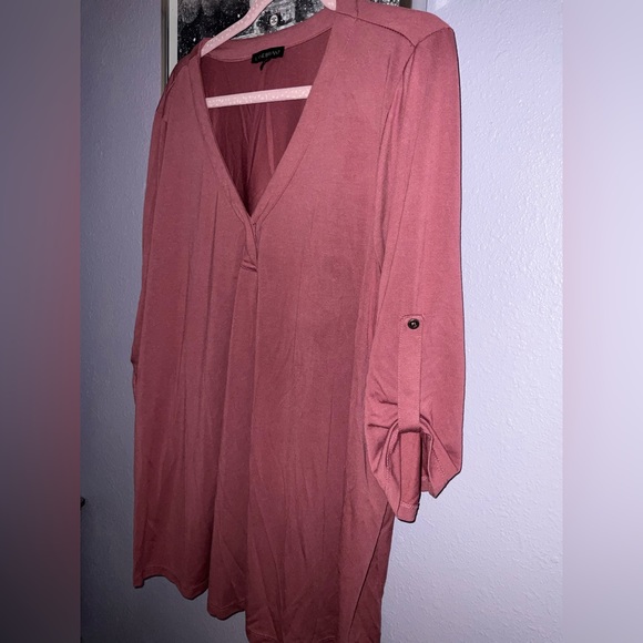 (SOLD) LANE BRYANT PRELOVED TOP WITH ELBOW LENGTH SLEEVES - Picture 2 of 3